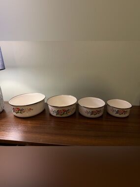 4 Vintage Floral Enamel Nesting Bowls